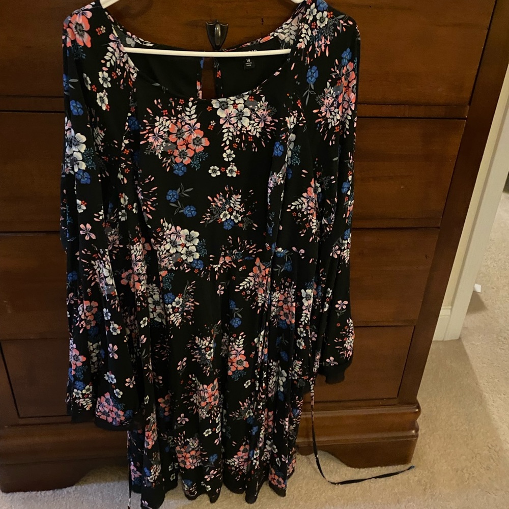 Torrid size 18 bell sleeved dress